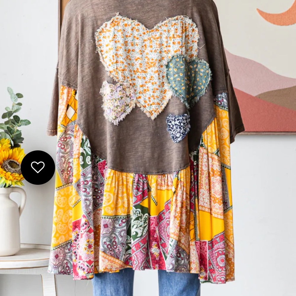 OH878–🚨LAST ONE) OLI AND HALI—WASHED ROUND NECK LOVE PATCHWORK - Picture 4 of 8